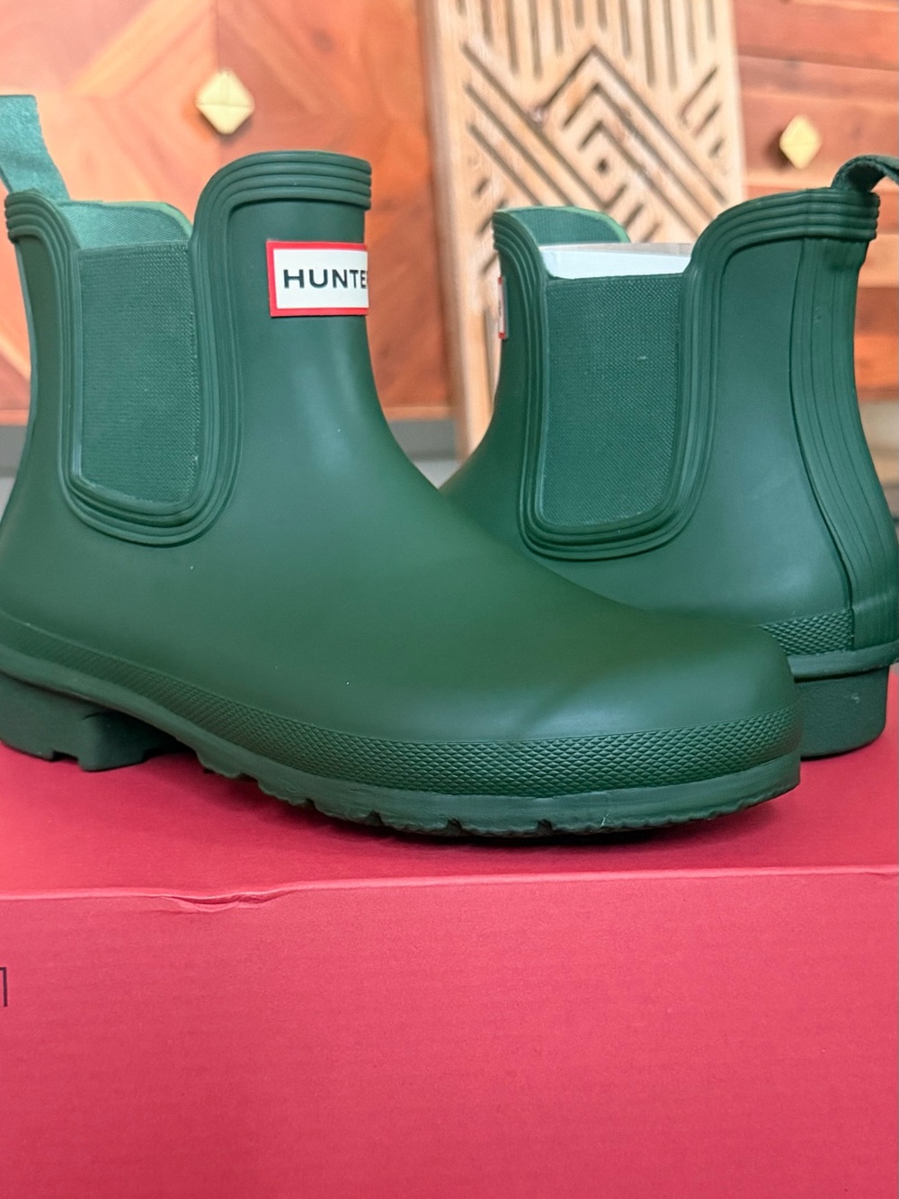 *BRAND NEW in Box* HUNTER Women's Original Chelsea Boots (Retail: $155)